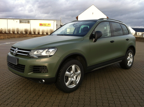 VW Touareg Nato oliv